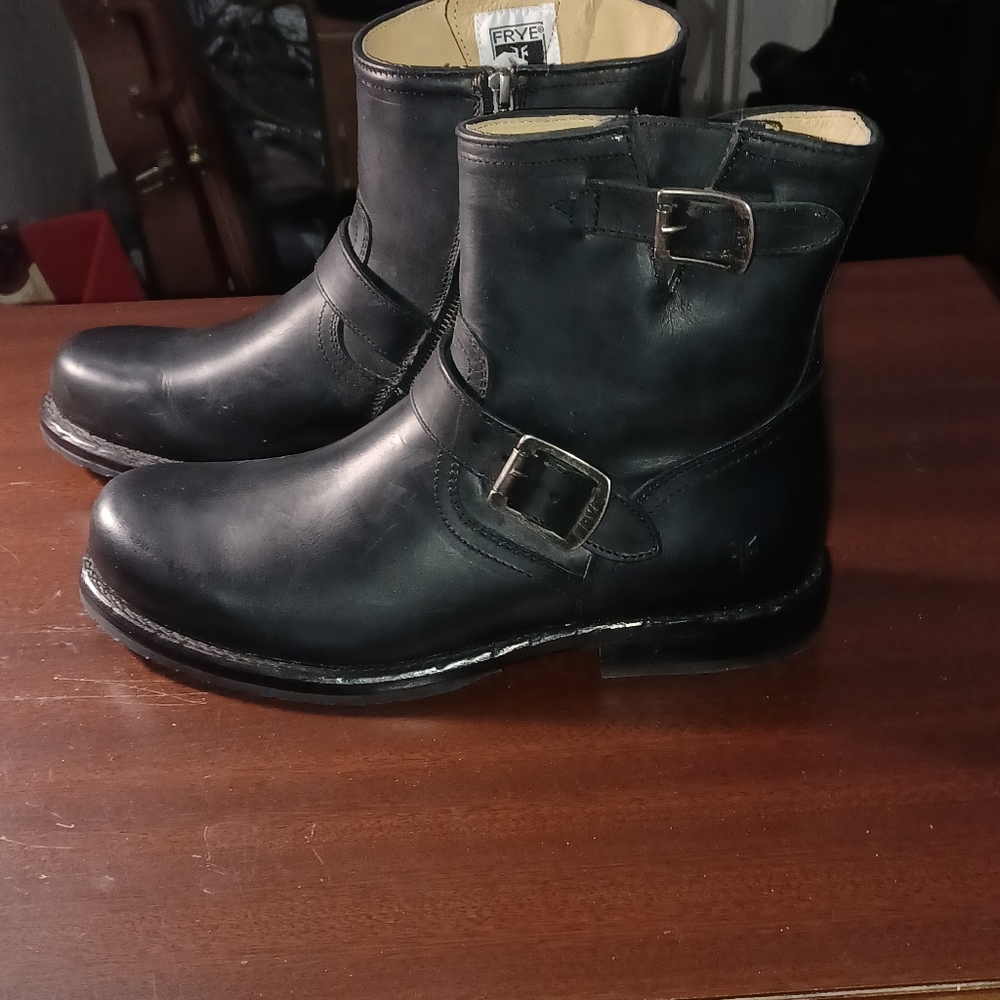 Frye boots size 9 NWT